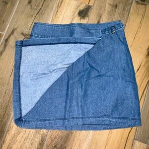 Hollister Co. Blue Denim Front Tie Wrap Skirt (size 1) - NWT!!!